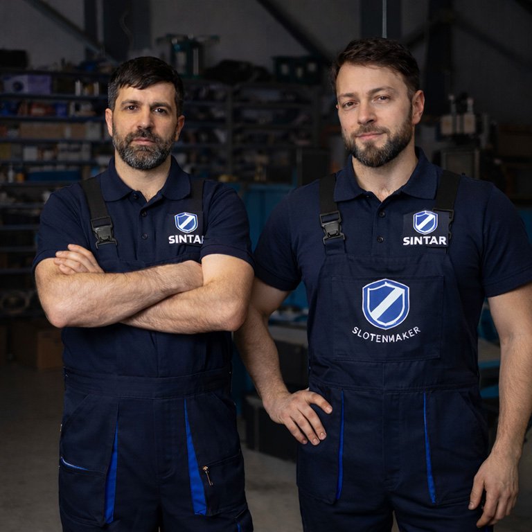 SINTAR SLOTENMAKER team - professionele slotenmakers in Antwerpen en Oost-Vlaanderen